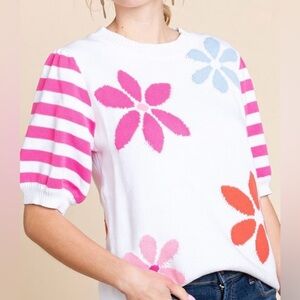 🔥🔥Beautiful Boutique NWT Bubble Sleeve Knit Top White With Flowers